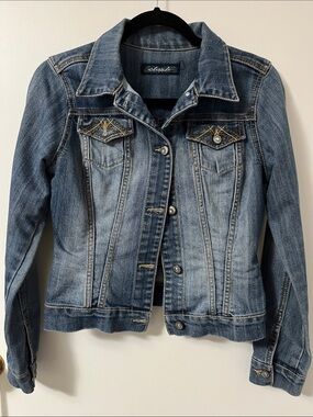 Clash Women's Light Blue Fitted Denim Jacket